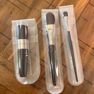 Mary Kay Professional Brush Trio mineral, liquid foundation and eye color brush